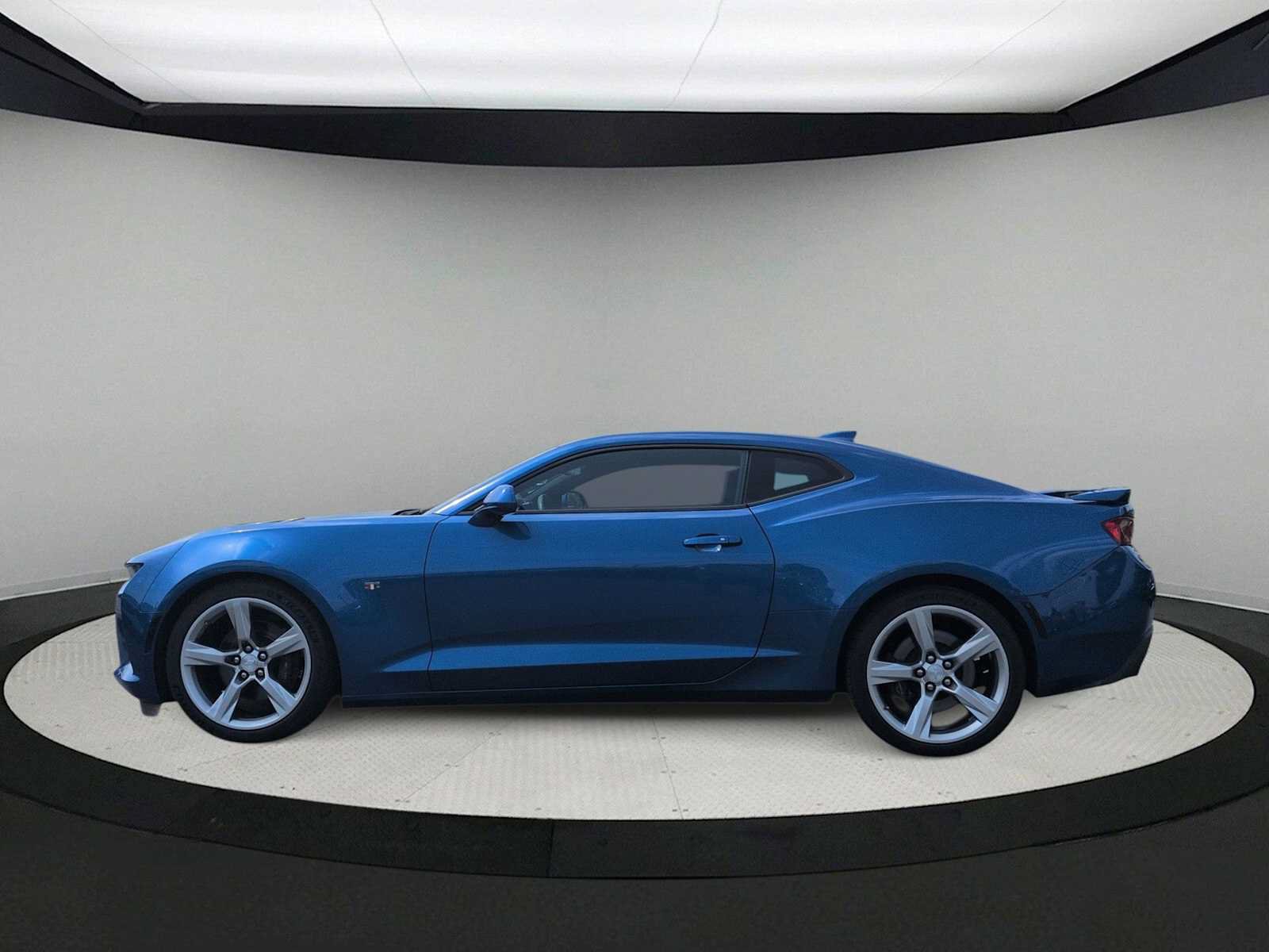 Used 2016 Chevrolet Camaro SS RWD image 5
