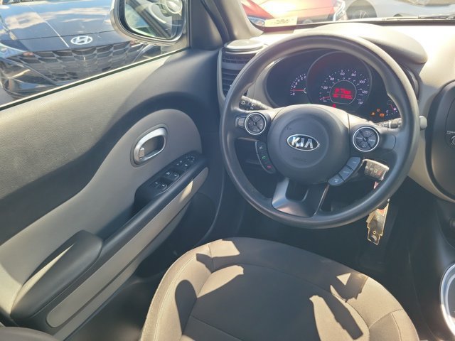 Used 2016 Kia Soul FWD image 14
