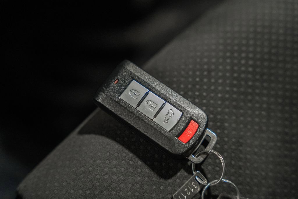 Used 2025 Mitsubishi Eclipse Cross SE image 49