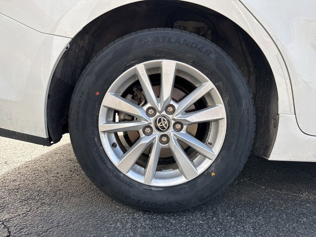 Used 2025 Toyota Camry LE FWD image 46