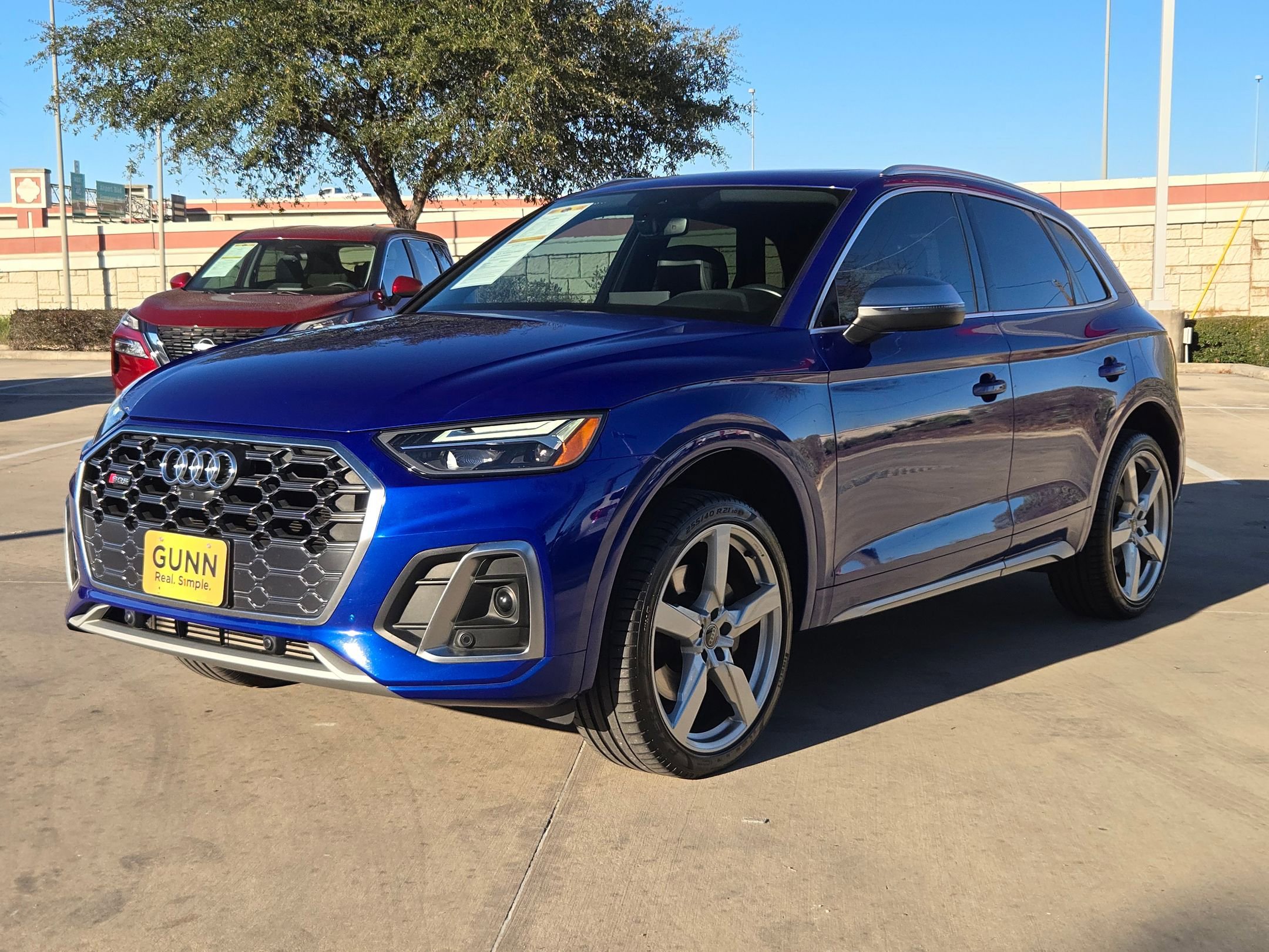 Used 2022 Audi SQ5 Premium Plus w/ Premium Plus Package image 3