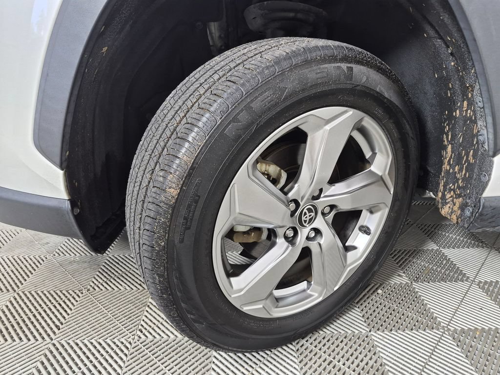 Used 2021 Toyota RAV4 Limited AWD/4WD image 10