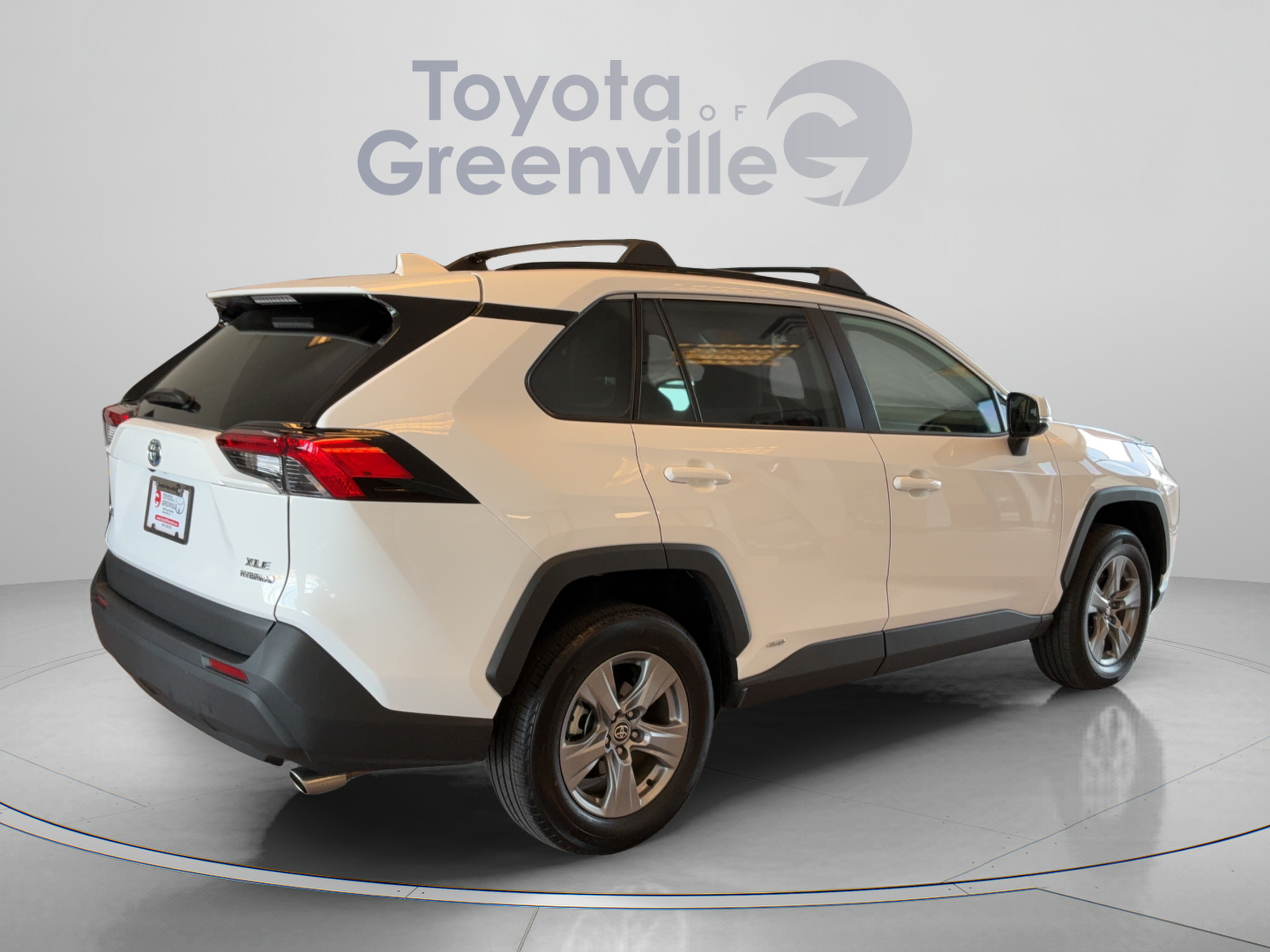 Used 2022 Toyota RAV4 XLE w/ Convenience Package AWD/4WD image 6