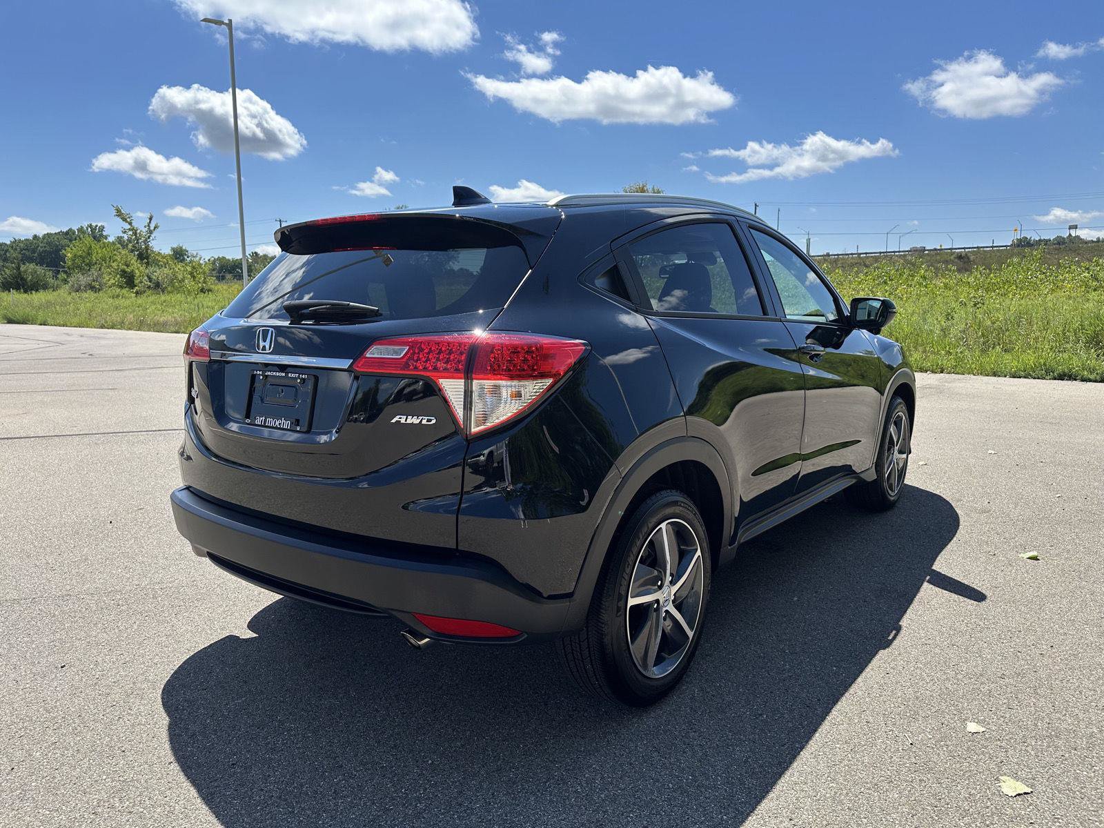 Used 2021 Honda HR-V EX-L image 7