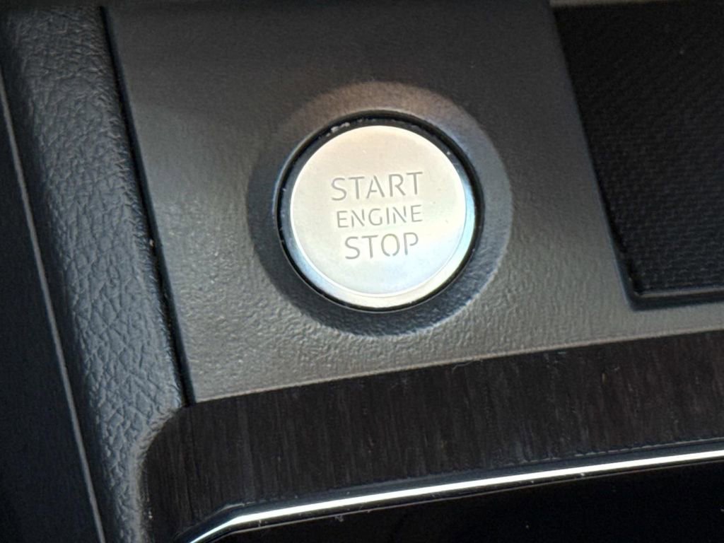 Used 2025 Audi Q5 2.0T Premium w/ Convenience Plus Package image 8