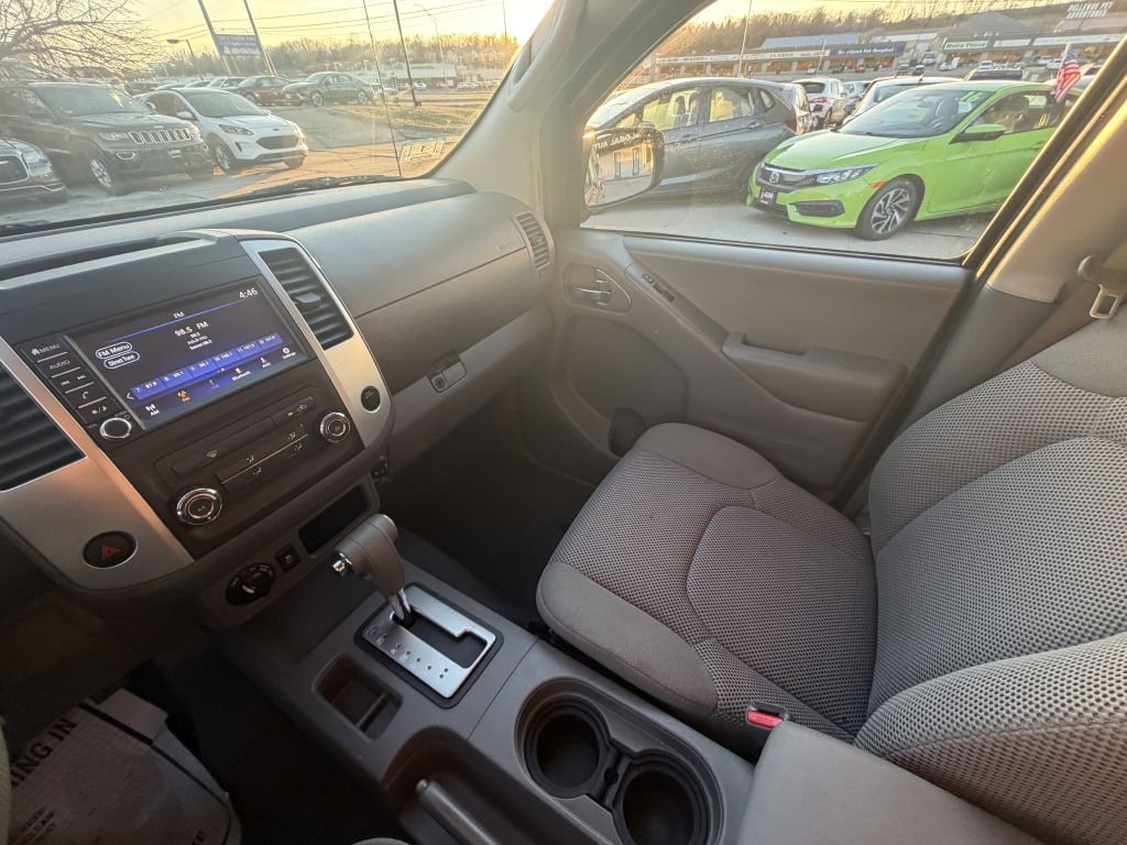 Used 2019 Nissan Frontier SV image 17