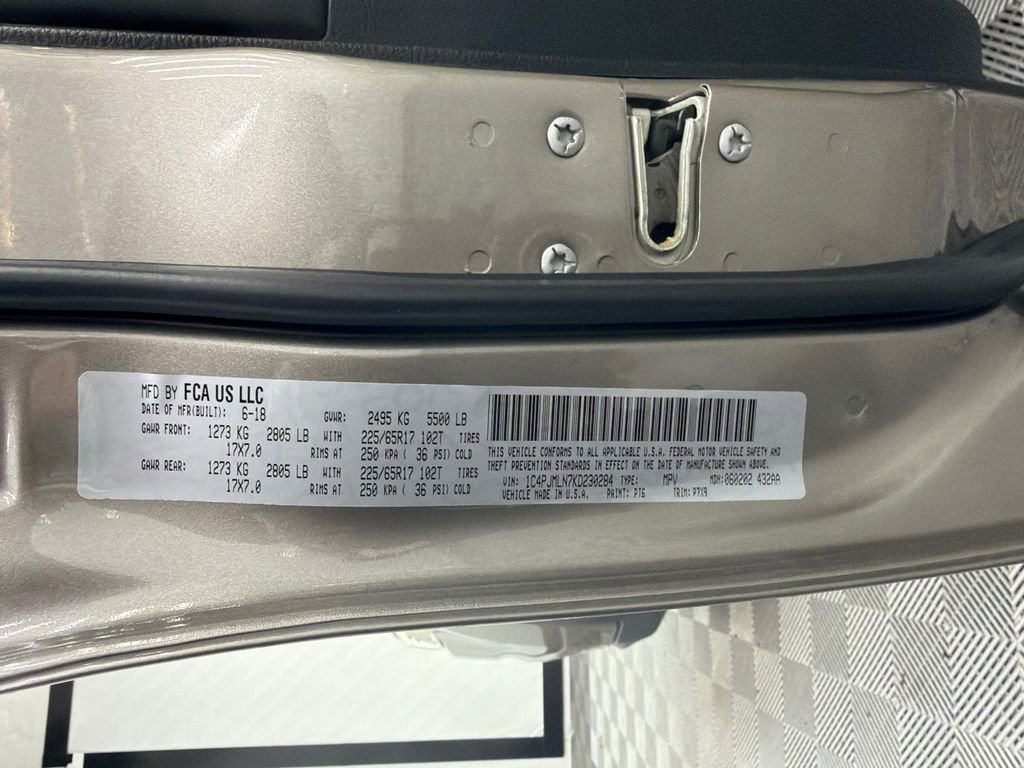 Used 2019 Jeep Cherokee Latitude Plus w/ Comfort/Convenience Group image 34