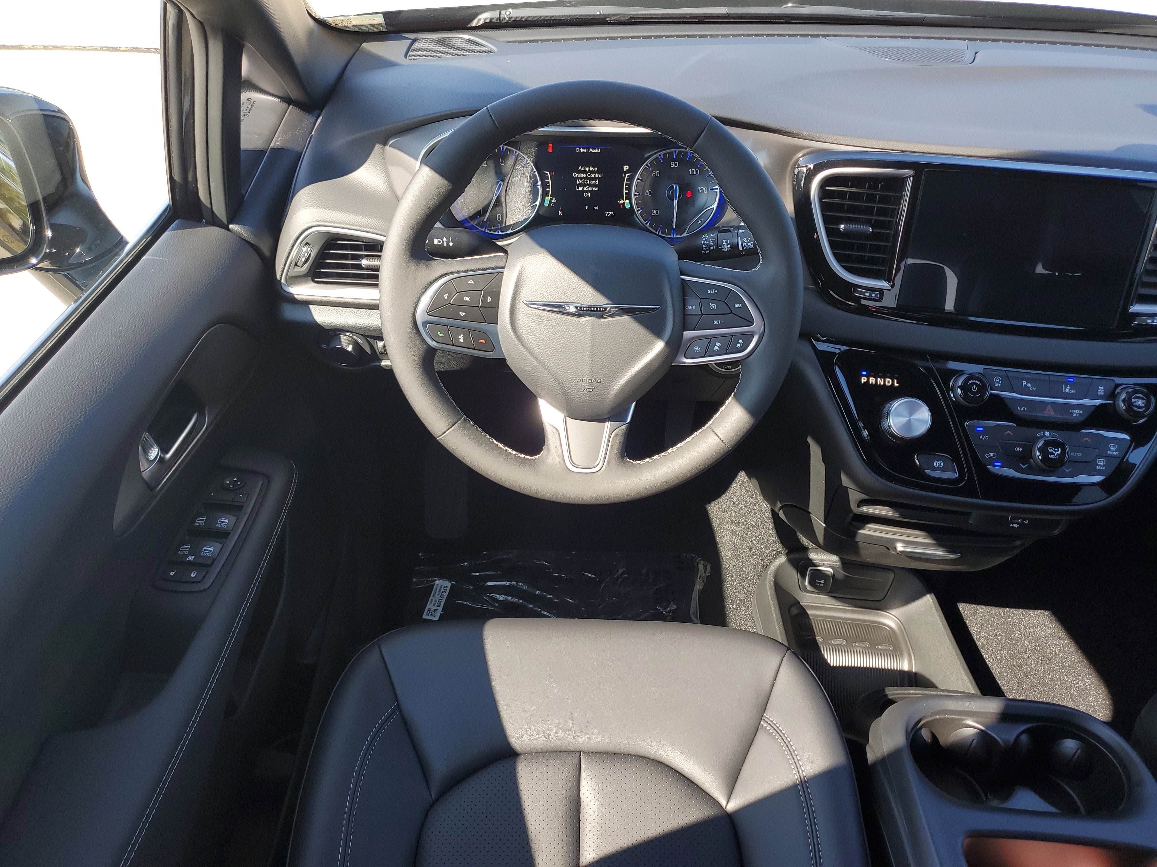 New 2026 Chrysler Voyager LX image 12