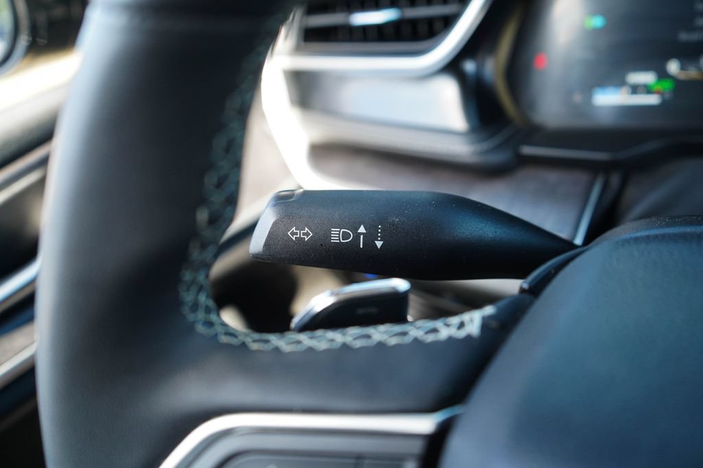 Used 2023 Jeep Grand Cherokee 4WD 4xe image 34