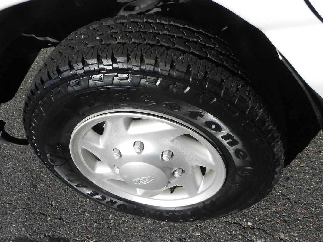 Used 2009 Ford E-150 and Econoline 150 Wagon image 8