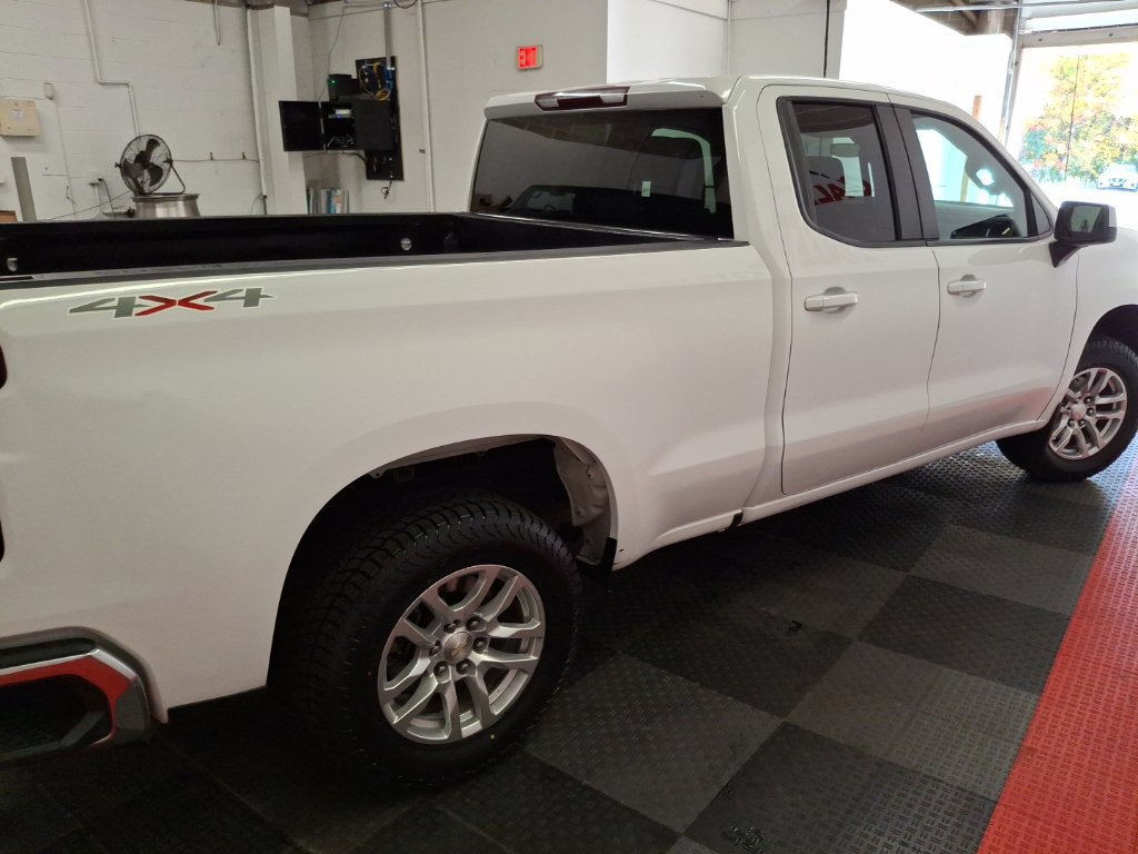 Used 2020 Chevrolet Silverado 1500 LT AWD/4WD image 11