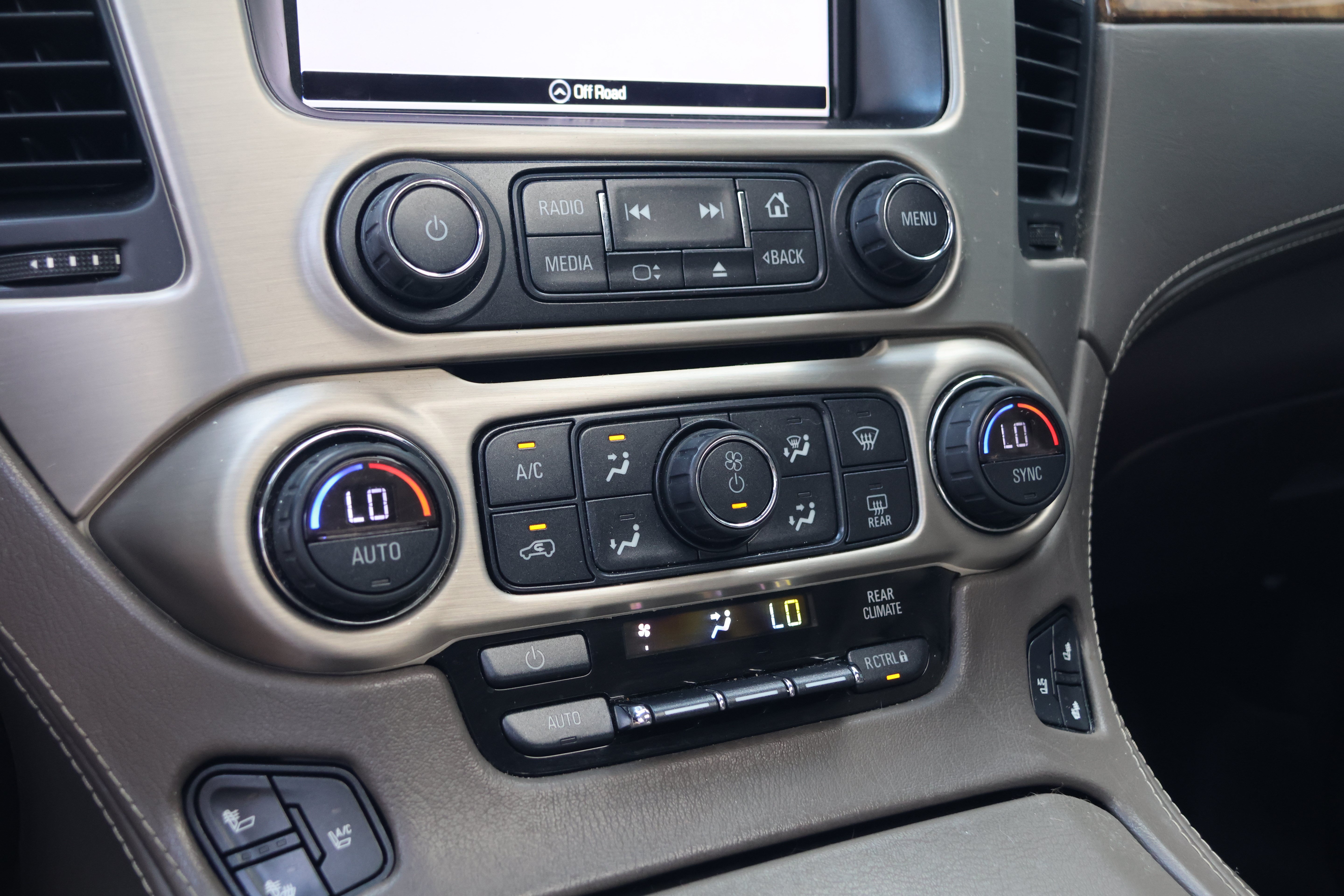 Used 2016 GMC Yukon Denali w/ Open Road Package RWD image 30