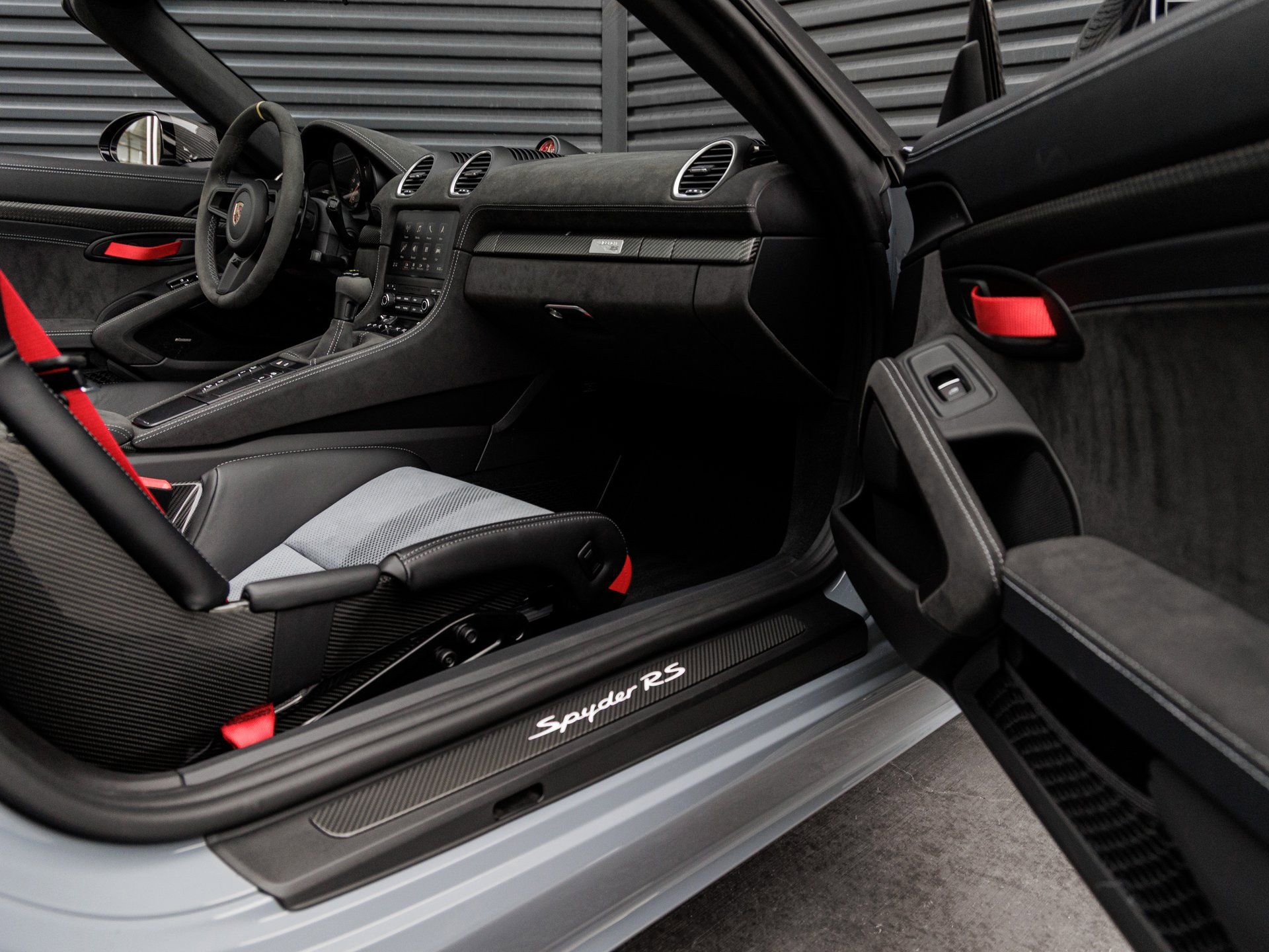 Certified 2025 Porsche 718 Boxster Spyder RS image 37