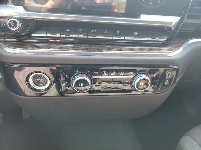 Used 2022 GMC Sierra 1500 Elevation w/ LPO, Elevation Black Package image 12