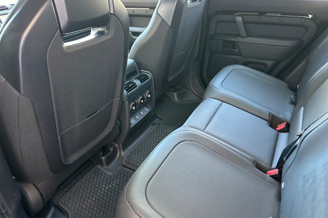 New 2026 Land Rover Defender 110 AWD/4WD image 11