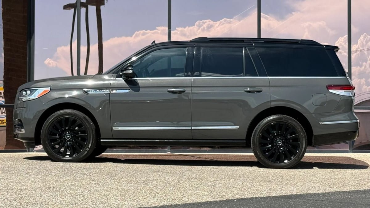 Used 2022 Lincoln Navigator Black Label AWD/4WD image 5