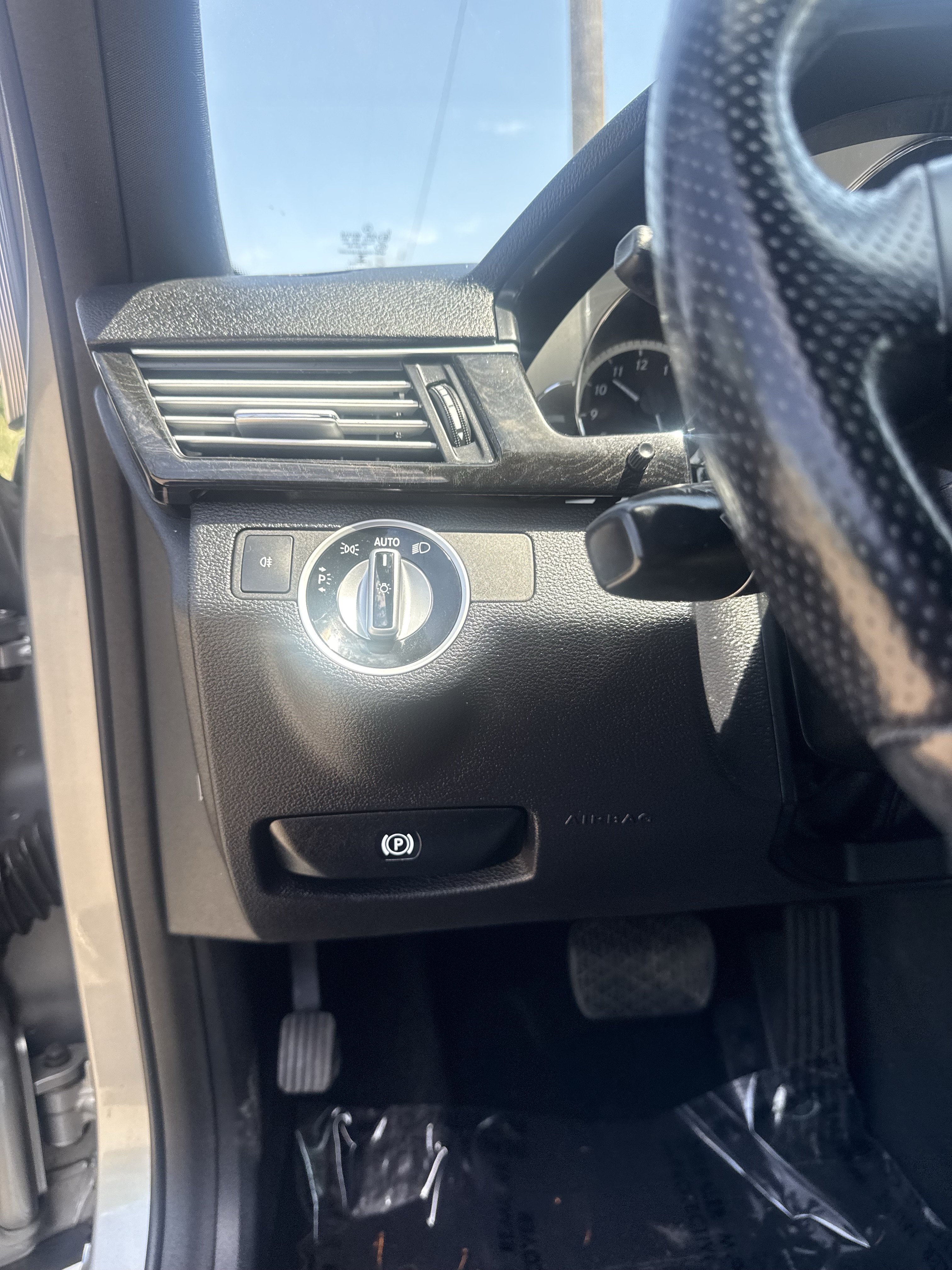 Used 2013 Mercedes-Benz E 350 BlueTEC Sedan image 16