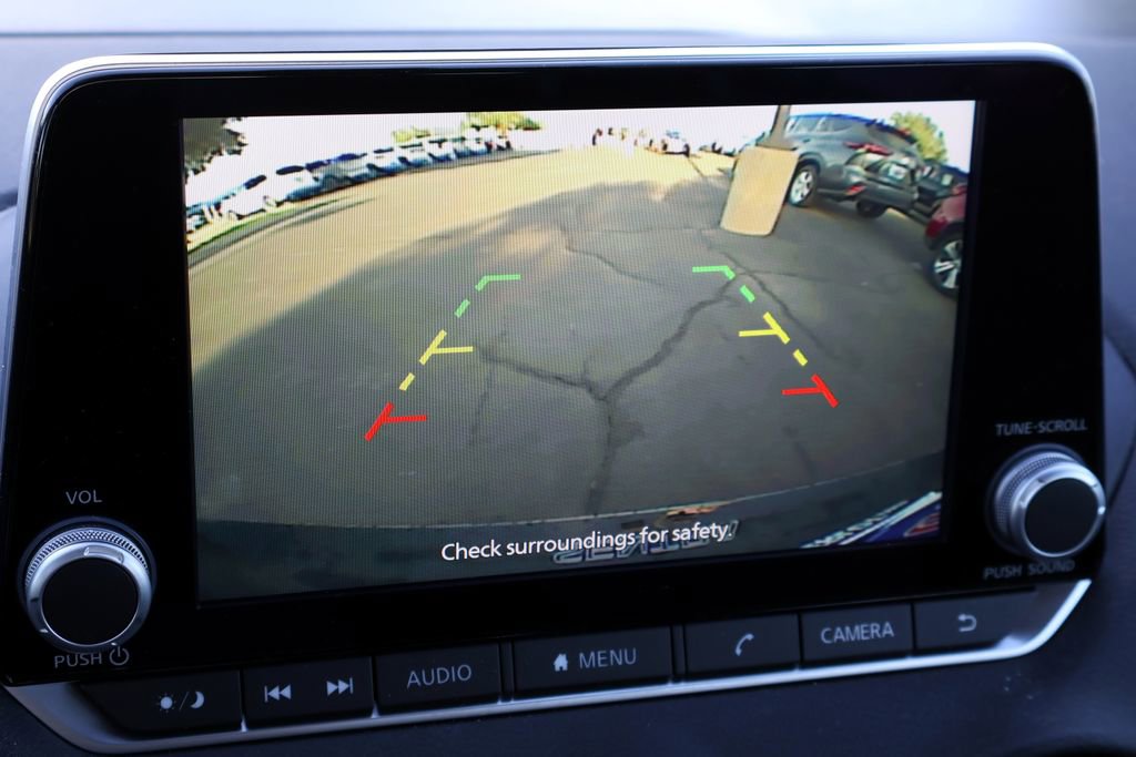 Used 2025 Nissan Sentra SV FWD image 5