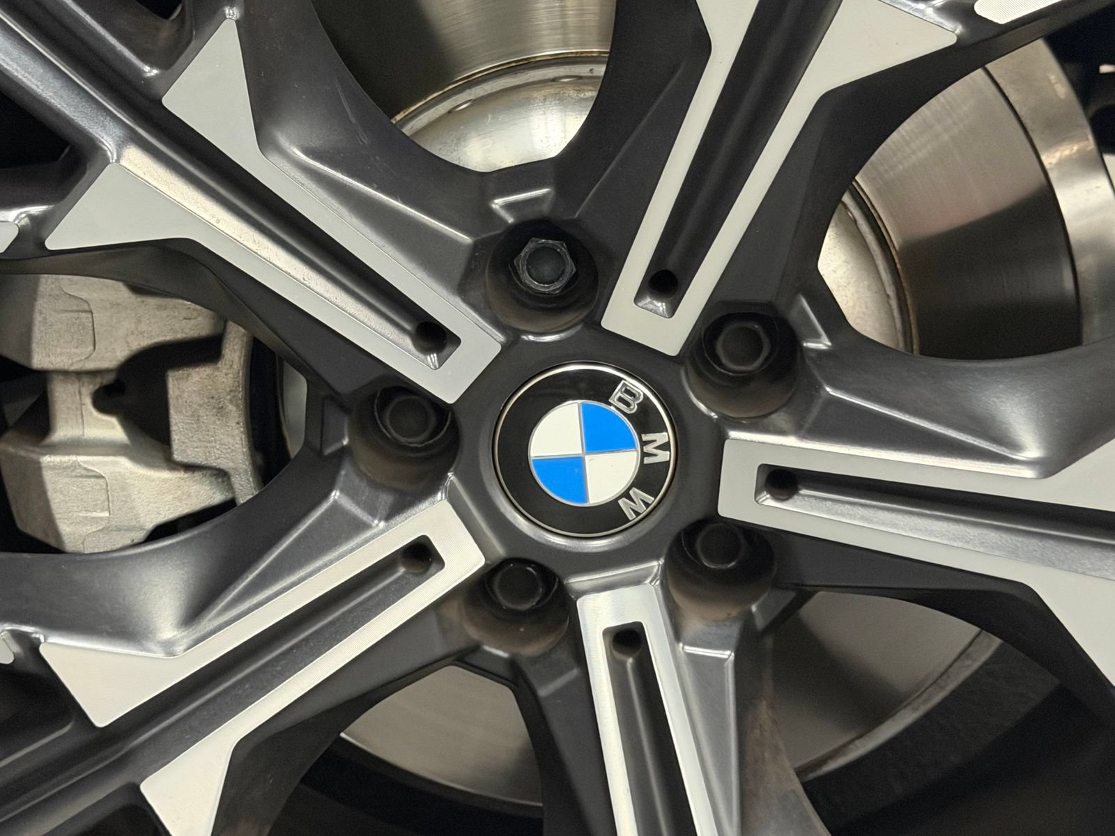 Used 2025 BMW 330i Sedan w/ Convenience Package RWD image 19