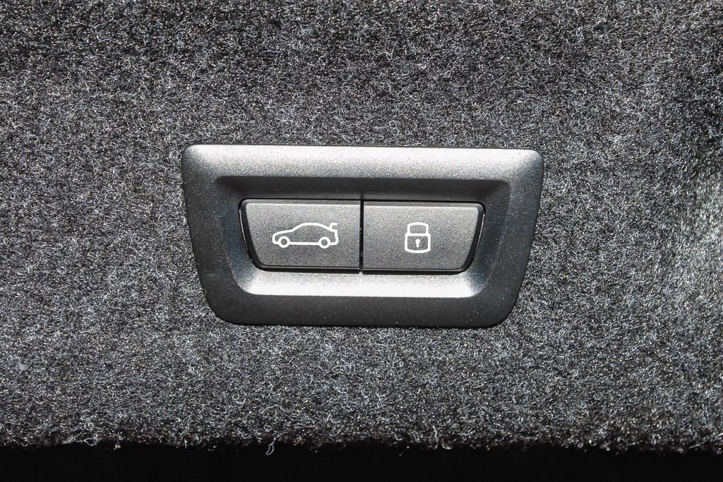 Used 2024 BMW M4 Coupe w/ Executive Package image 32