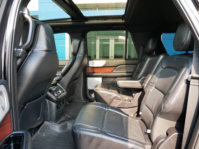 Used 2020 Lincoln Navigator L Reserve w/ Equipment Group 208A Reserve AWD/4WD image 8