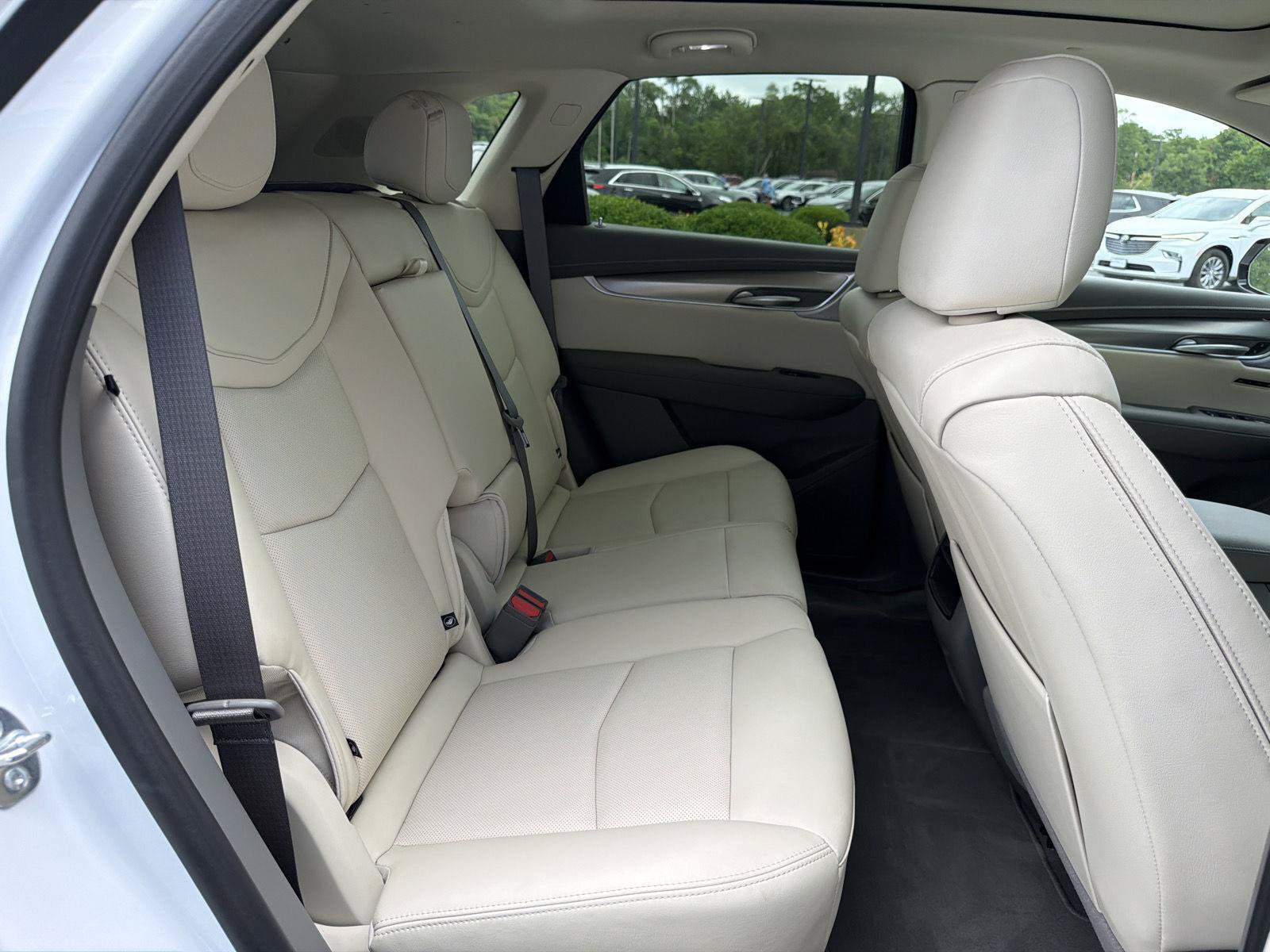 Used 2025 Cadillac XT5 Premium Luxury AWD/4WD image 42