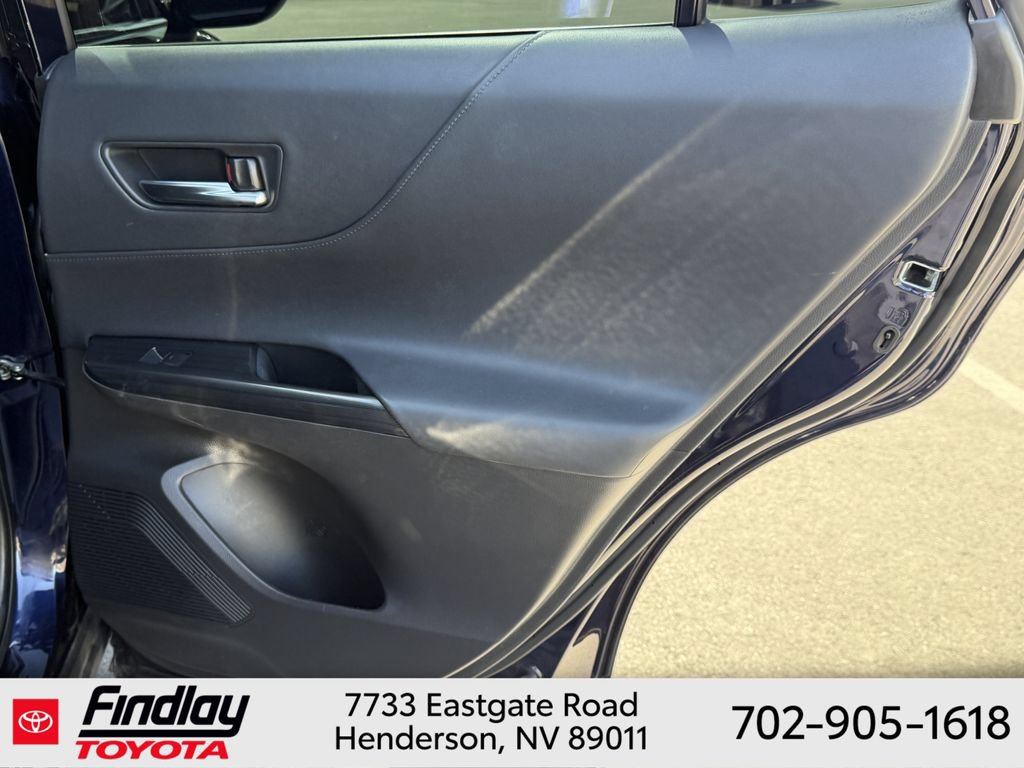 Certified 2021 Toyota Venza XLE w/ Softex Package AWD/4WD image 17