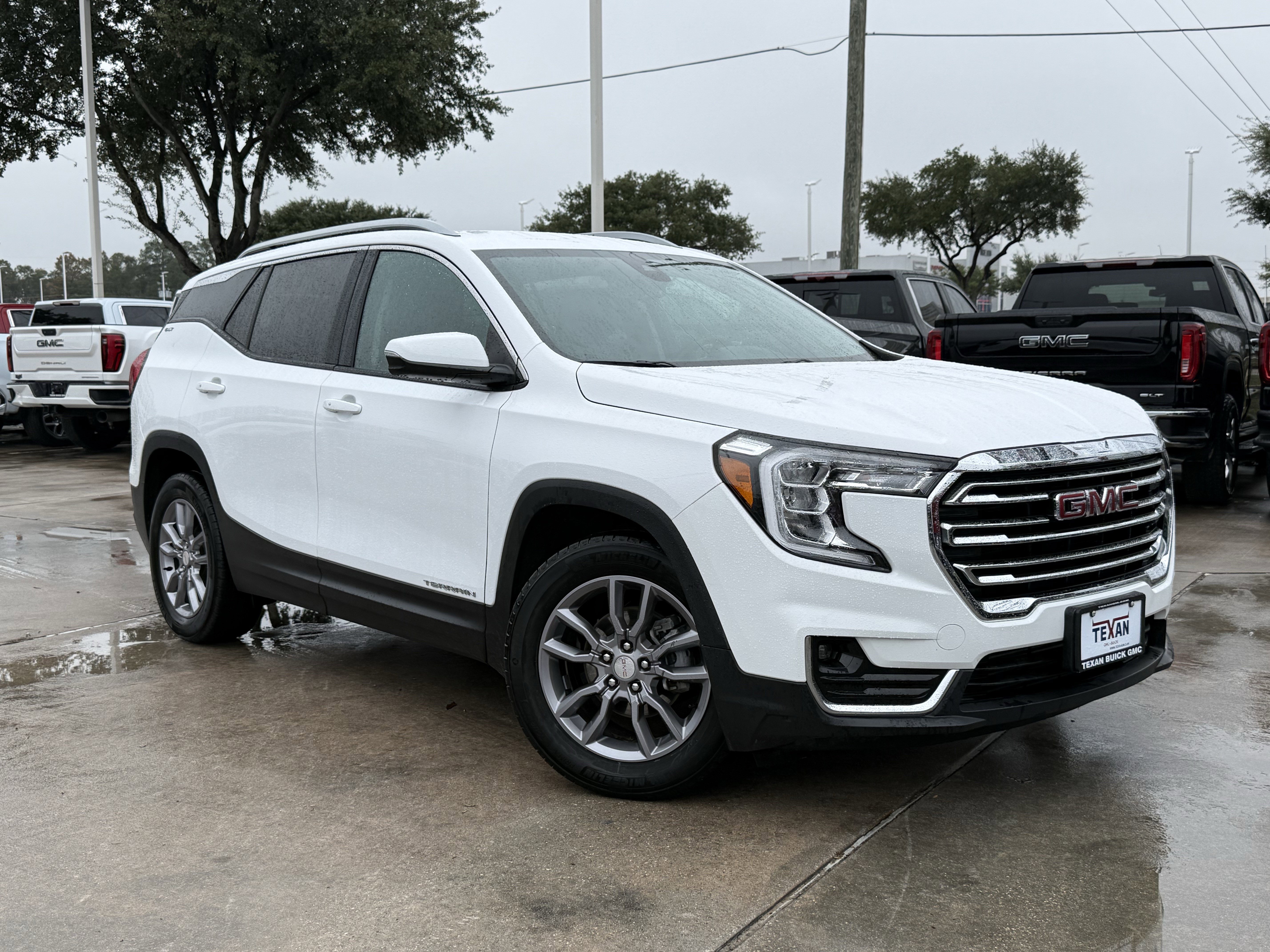 Used 2024 GMC Terrain SLT video 2