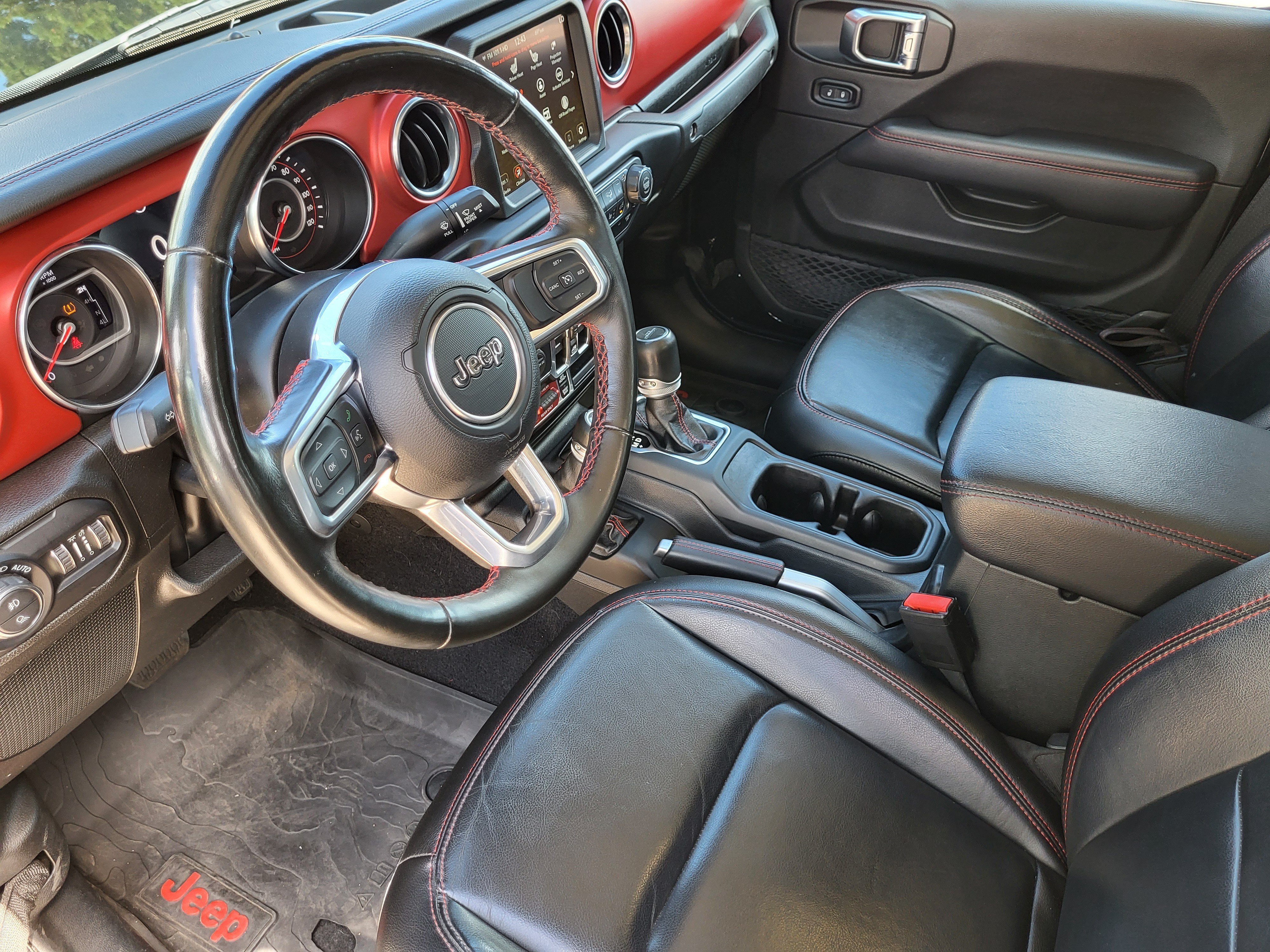 Used 2022 Jeep Gladiator Rubicon w/ Cold Weather Group AWD/4WD image 10