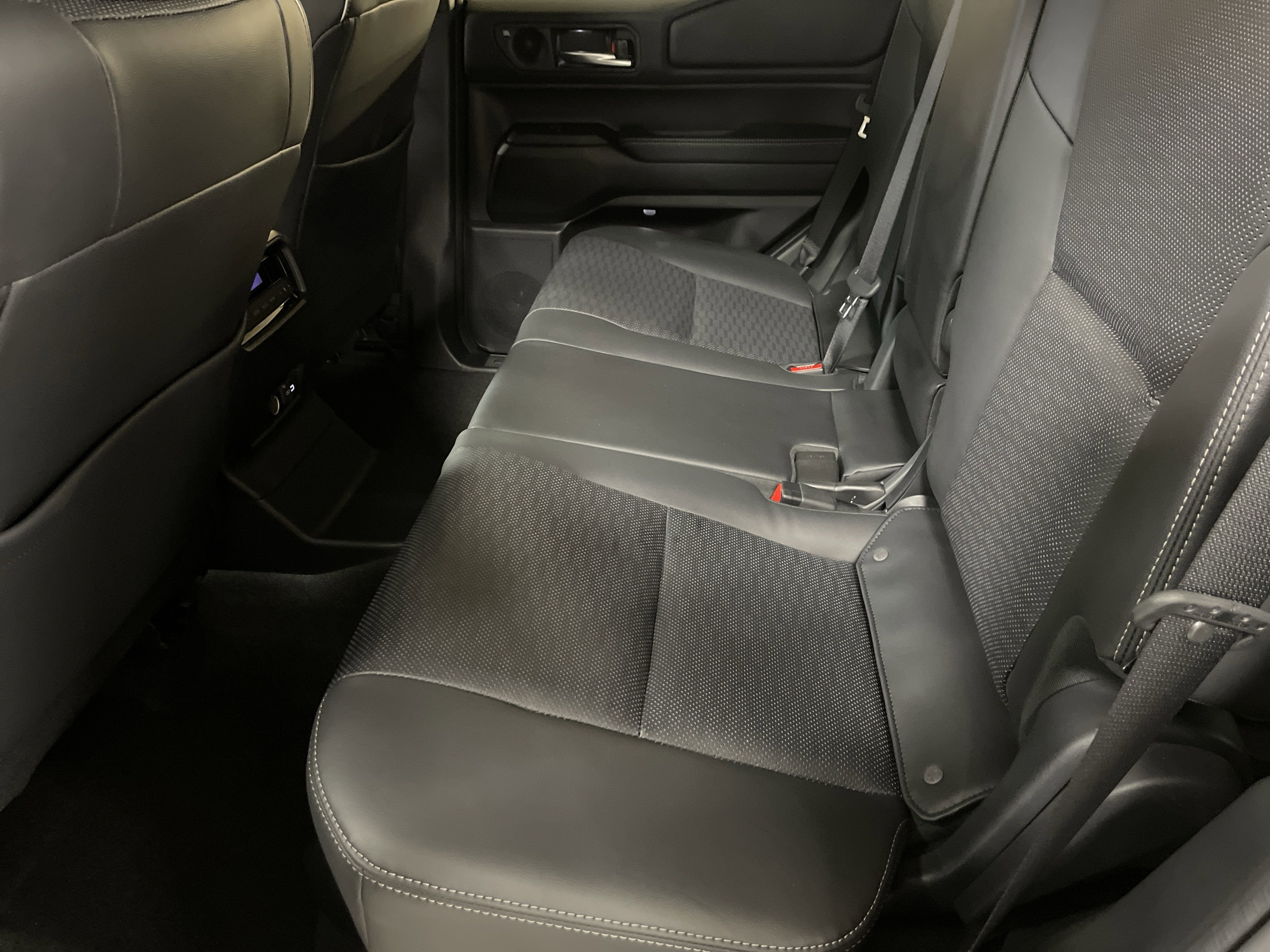 Used 2024 Toyota Land Cruiser image 32