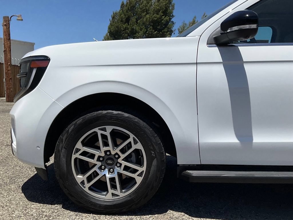Used 2025 Ford Expedition Max Active AWD/4WD image 12