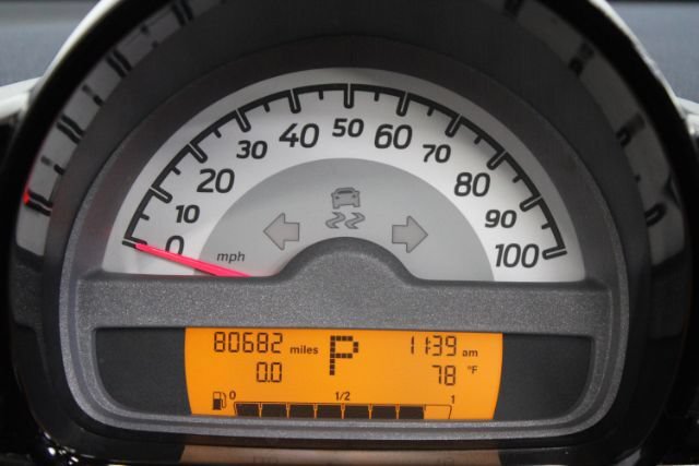 Used 2012 smart fortwo passion RWD image 17