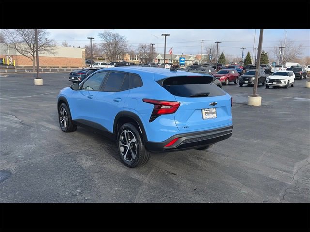 Used 2024 Chevrolet Trax RS w/ Driver Confidence Package image 6