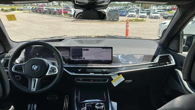 New 2026 BMW X7 M60i image 24