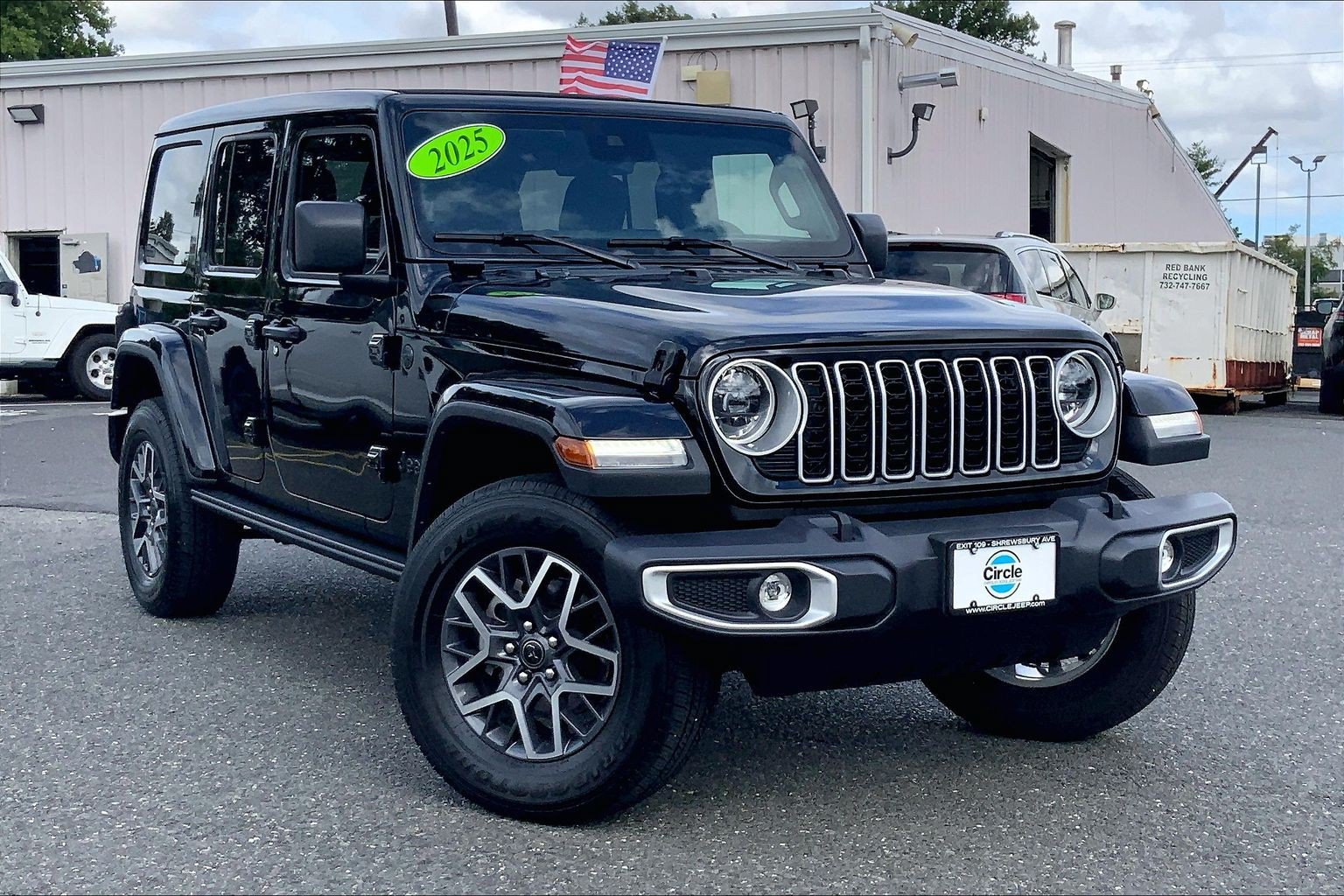 Certified 2025 Jeep Wrangler Unlimited Sahara w/ Safety Group AWD/4WD image 2