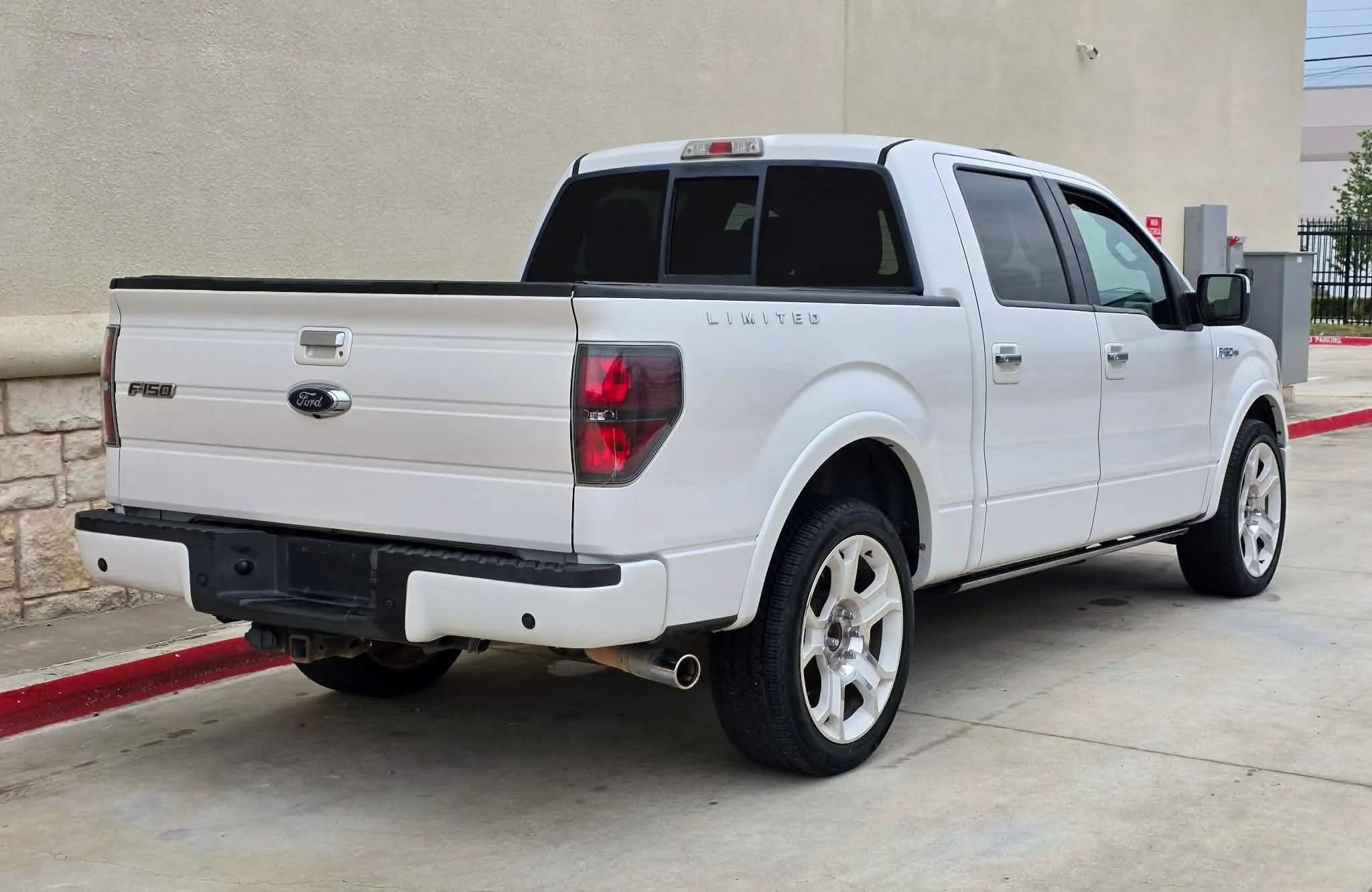 Used 2011 Ford F150 Lariat Limited RWD image 3