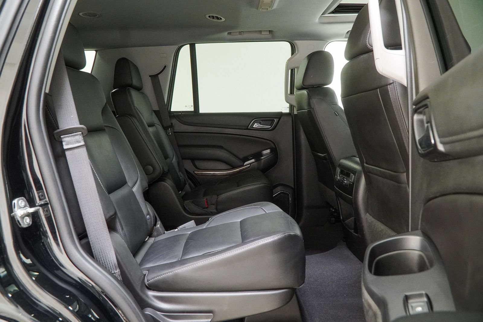 Used 2019 Chevrolet Tahoe LT w/ Luxury Package AWD/4WD image 41