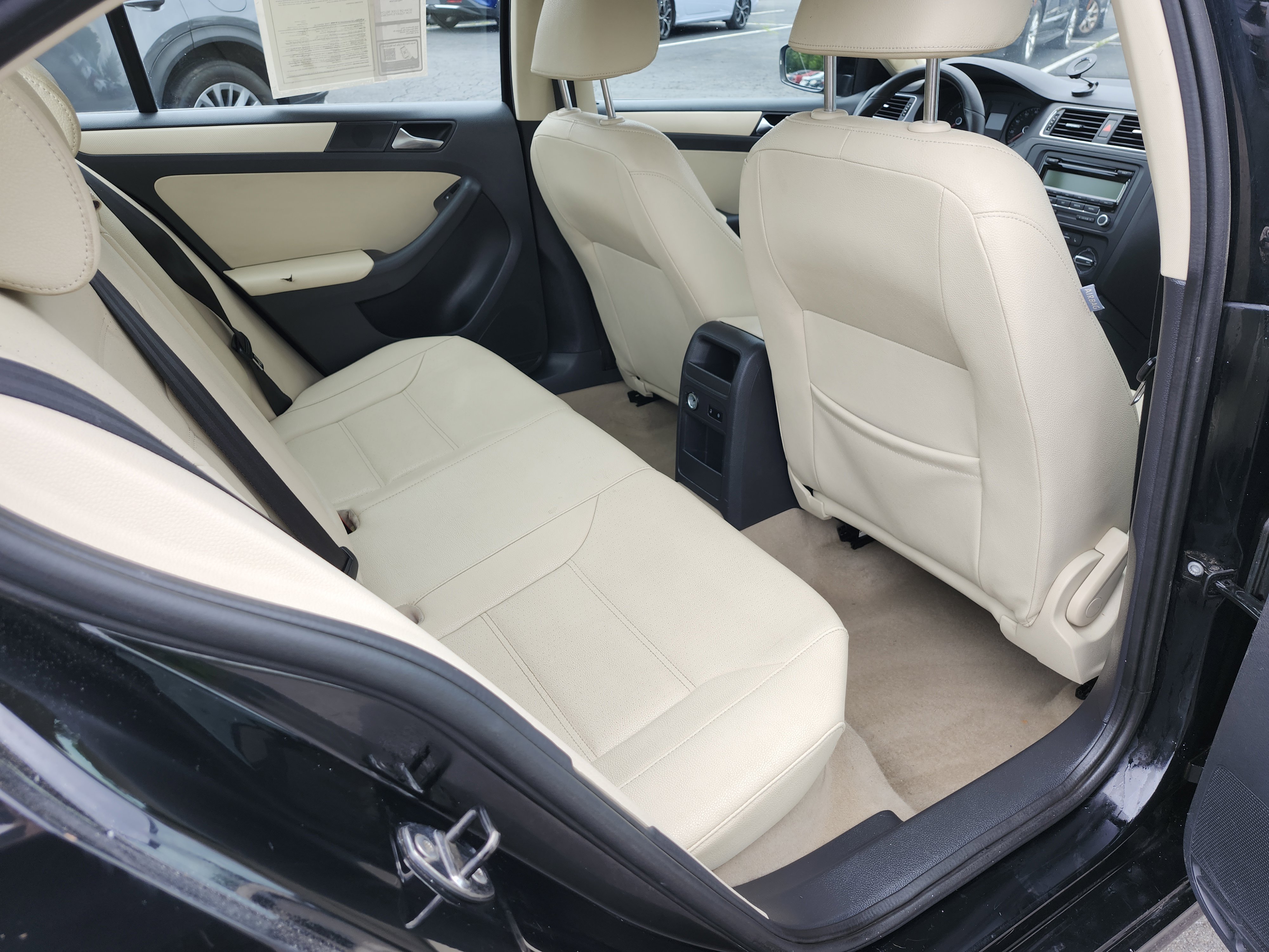 Used 2011 Volkswagen Jetta SE FWD image 18