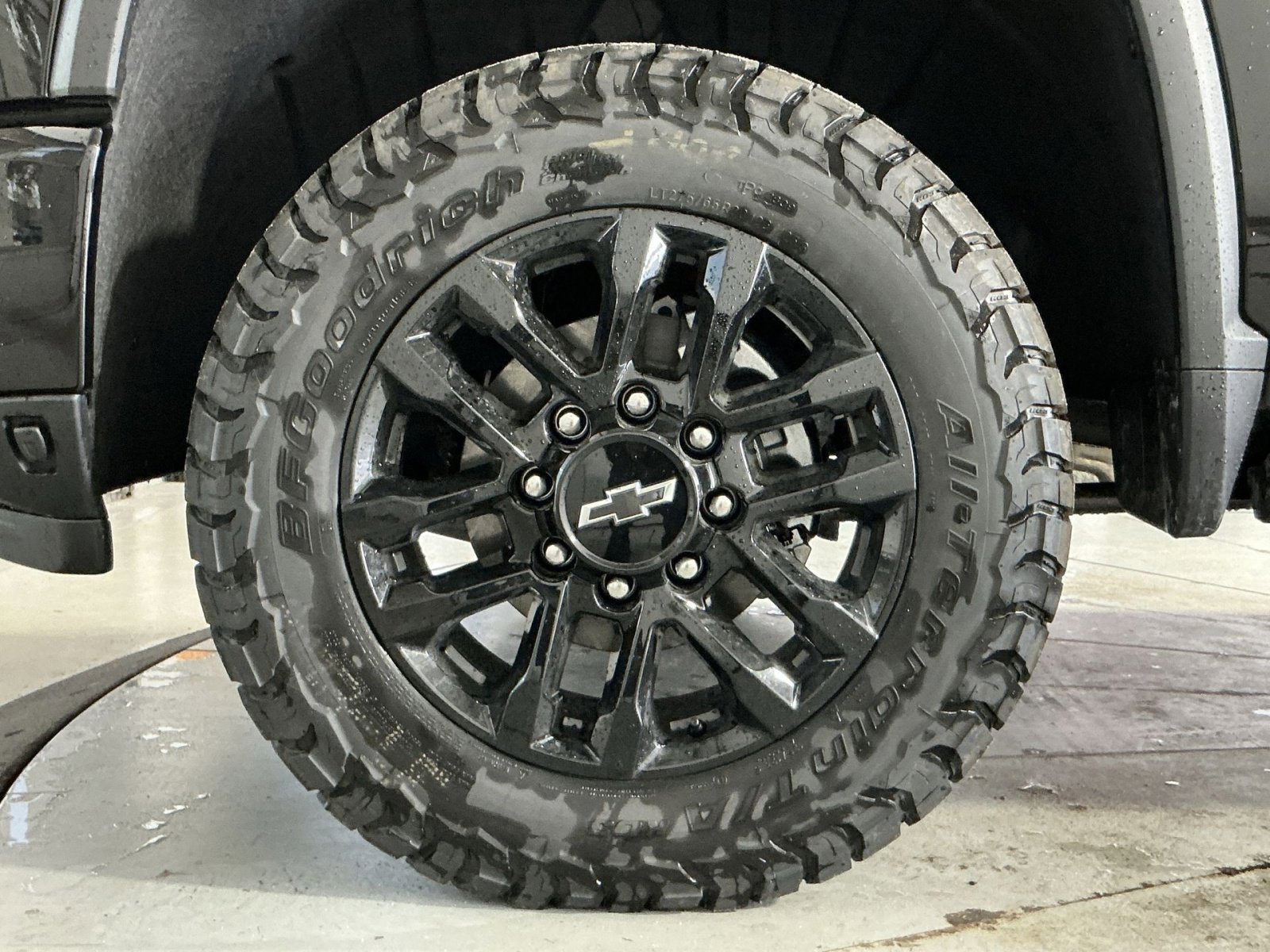 New 2026 Chevrolet Silverado 2500 High Country w/ Midnight Edition AWD/4WD image 13