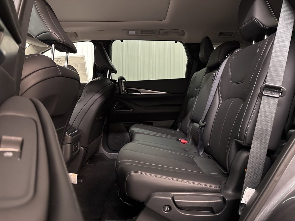 New 2026 INFINITI QX60 Luxe w/ Family Package image 13