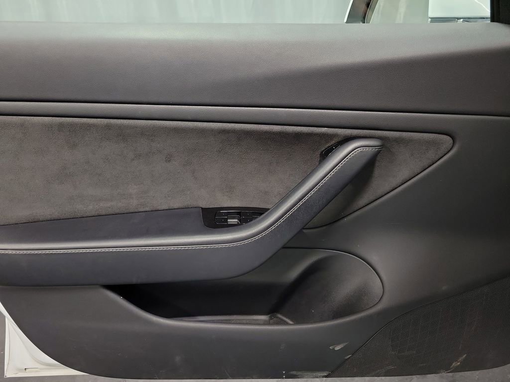 Used 2018 Tesla Model 3 Long Range image 23