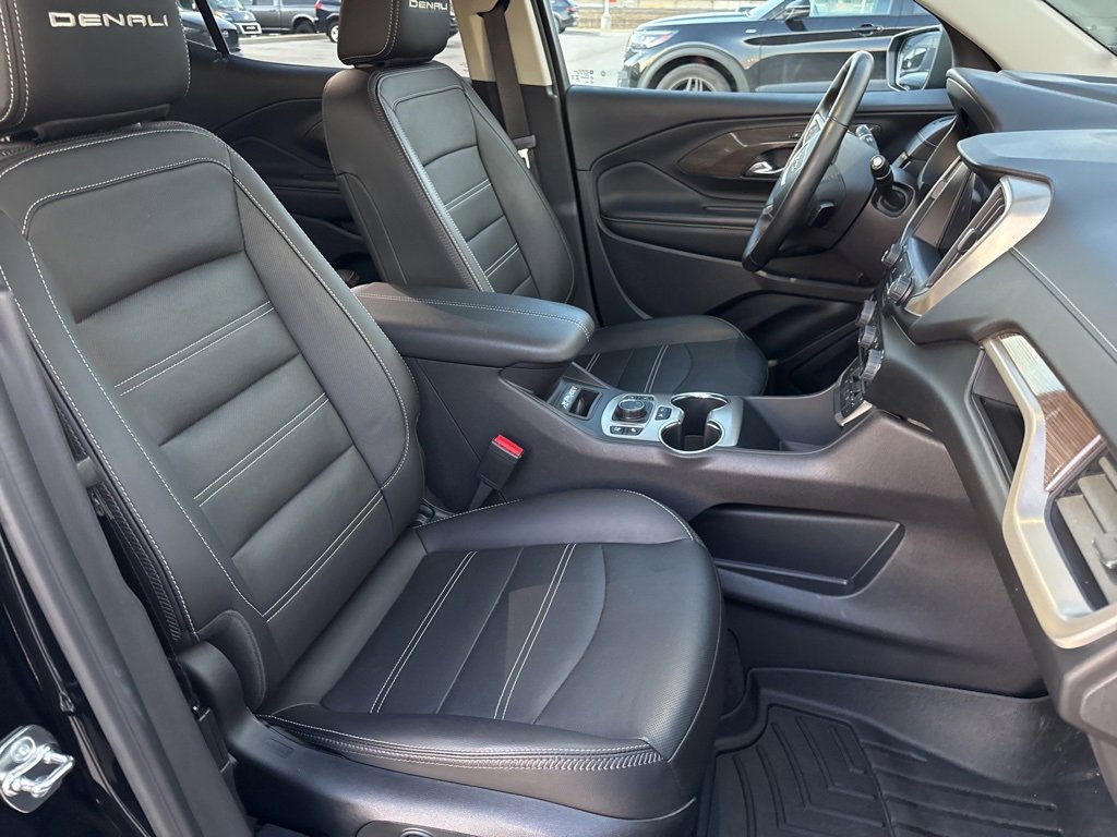 Used 2024 GMC Terrain Denali w/ Denali Premium Package image 10