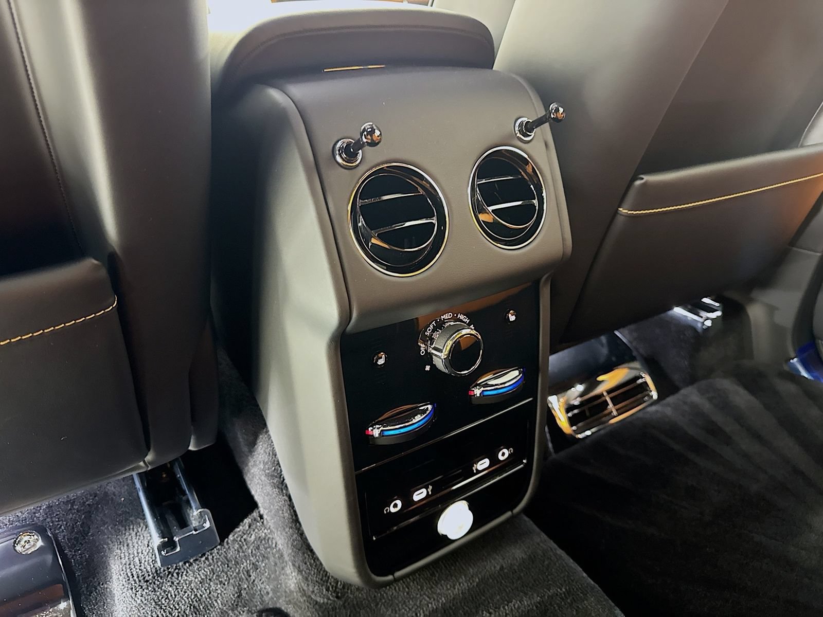 Certified 2026 Rolls-Royce Cullinan Black Badge AWD/4WD image 27