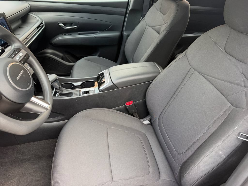 Used 2026 Hyundai Tucson SE FWD image 10