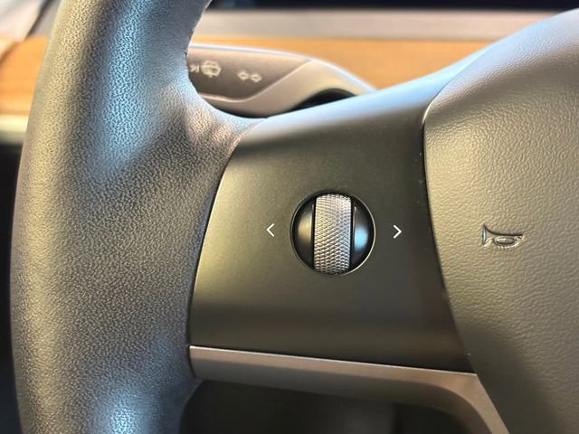 Used 2023 Tesla Model Y Performance image 26