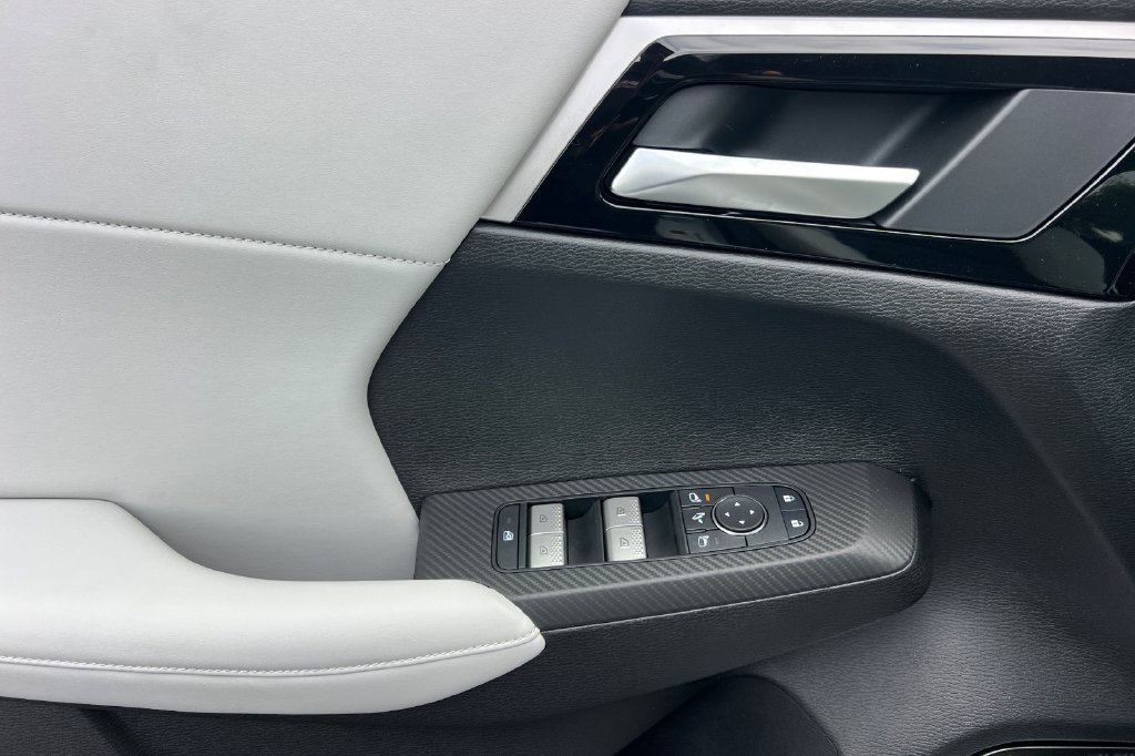 New 2026 Mitsubishi Outlander SE AWD/4WD image 12