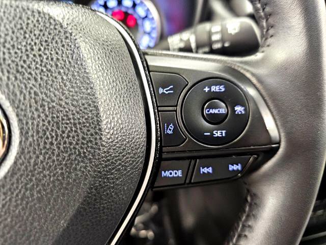 Used 2022 Toyota RAV4 XLE w/ Convenience Package image 12