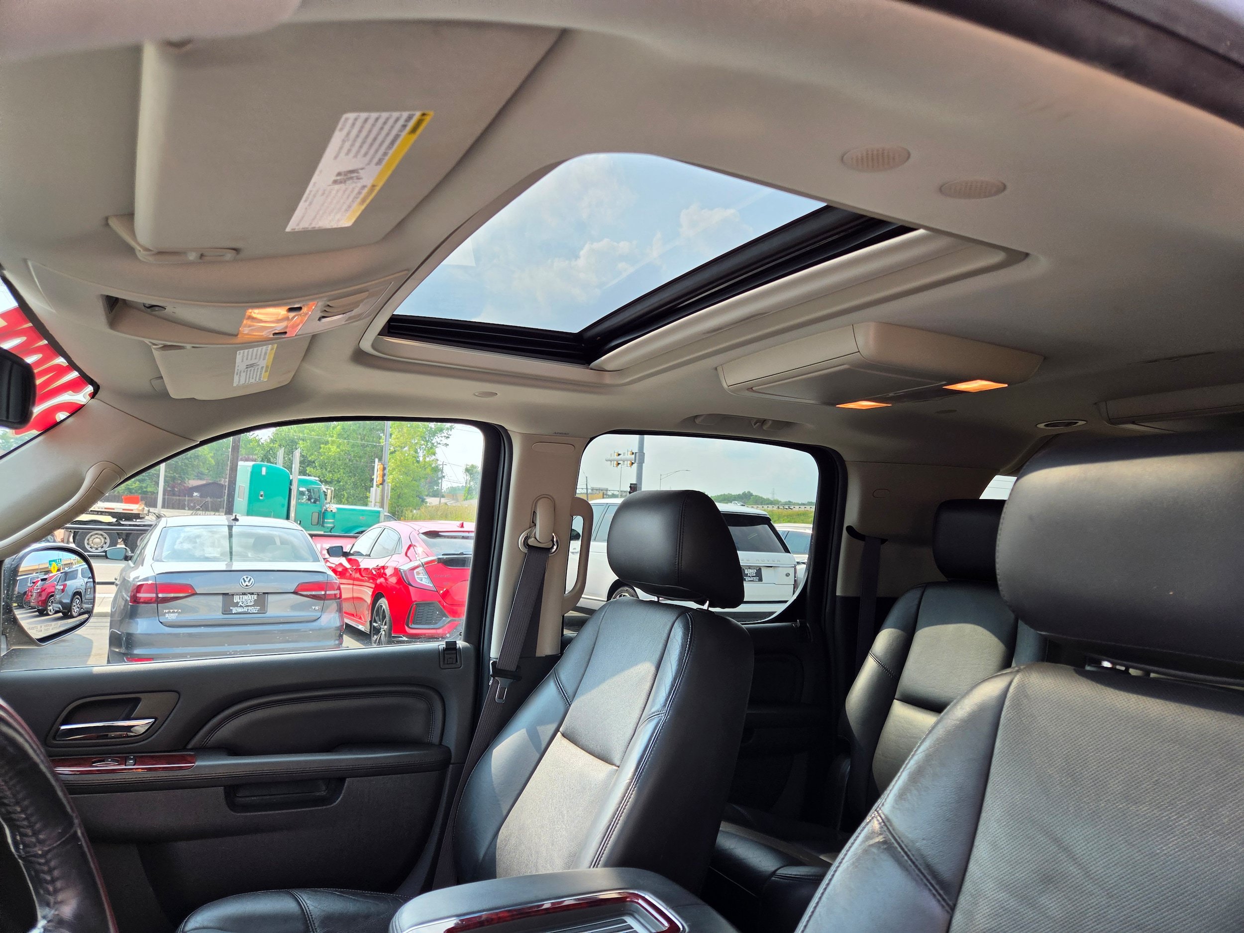 Used 2013 Cadillac Escalade ESV Luxury RWD image 9
