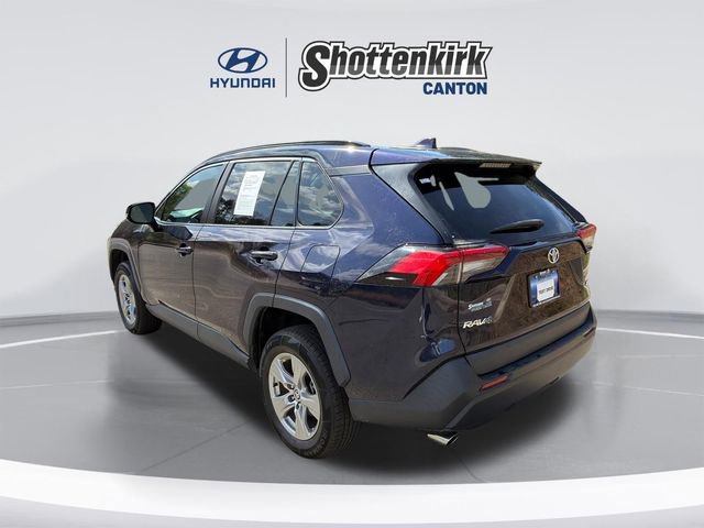 Used 2022 Toyota RAV4 XLE image 7
