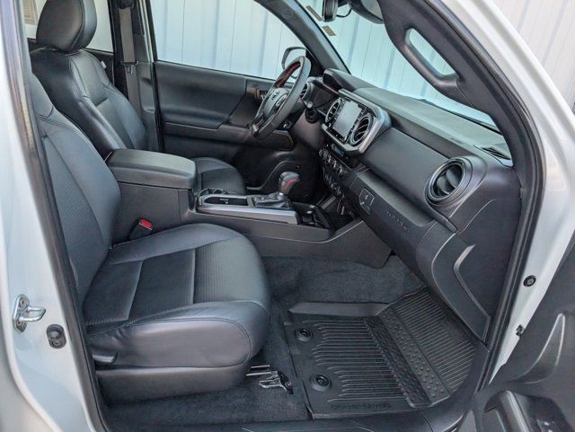 Used 2023 Toyota Tacoma TRD Off-Road image 29